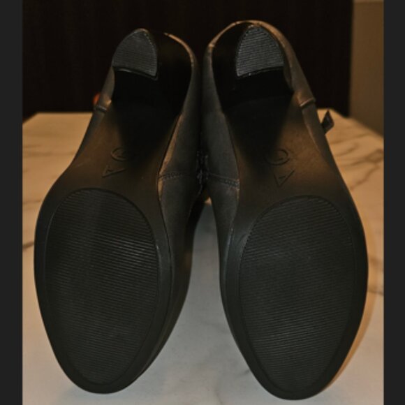 NWOT Ardene grey boots, size 7 - Picture 6 of 6